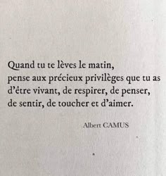 an image of a quote written in french