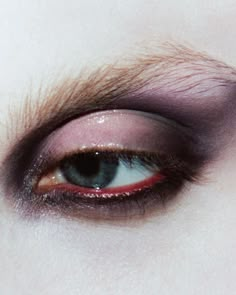 Makeup by Raoul Alejandre Funky Makeup, Vampire Makeup, Figurative Kunst, Ethereal Makeup, Edgy Makeup, Dark Makeup, Eye Makeup Art, Fantasy Makeup