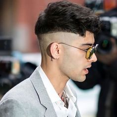 Men Blonde Highlights, Zayn Malik Photoshoot, Young Men Haircuts, Bowl Haircuts, Mens Haircuts Short Hair