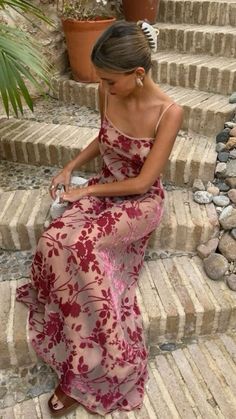 Summer Dress Europe, Spring Sundress, Fashion Style Outfits, Floral Evening Dresses, Spring Color, Bags Luxury, Womens Floral Dress, Grad Dresses, Outfits Spring