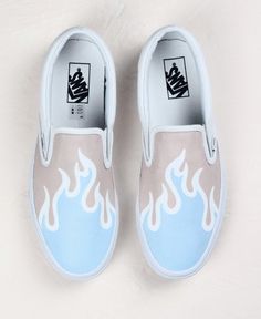 Painted Vans Slip On, Vans Verdes, Vans Slip On Outfit, Painted Vans Shoes, Flame Vans, Vans Wallpaper, Outfits With Vans, Hand Painted Vans