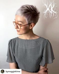 Short pixie cuts are a hot summer trend this year! Are you ready for a trendy new hairstyle this summer? Want to know what the latest new looks are for 2020? Look hotter than ever this year with the ultimate list of summer hair trends for 2020! #summerhair #summerfashion #summertrends #hairtrends #hairinspo Hair Trends For 2023, Brunettes With Highlights, Rachel Haircut, Hair Colors For Brunettes, Side Bun Hairstyles, Summer Hair Trends, Light Blonde Hair, Beautiful Hair Color, Hair Color Techniques