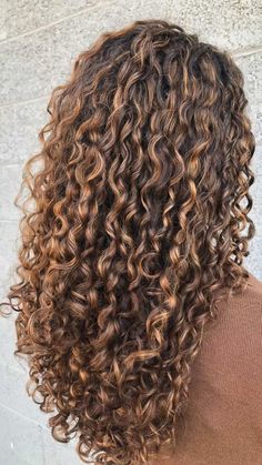 Blonde Highlights Curly Hair, Curly Highlights, Natural Curly Hair Cuts, Brown Curly Hair