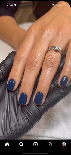 Summer Dark Nails 2023, Dip Nails Navy Blue, Nail Polish Blue Colors, Dark Shirt Nails, Navy Gel Manicure, Navy Blue Nails Gel Short, Solid Color Gel Manicure, Dark Denim Blue Nails, Cold Weather Nail Colors