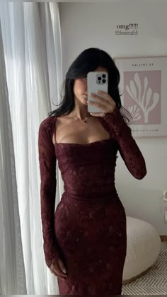 insta: ilaydaserifi Red Midi Dress Aesthetic, Classy Aesthetic Dress, Red Dress For Birthday, Birthday Outfit Aesthetic, Burgundy Birthday, Burgundy Dress Outfit, Red Lace Prom Dress, Classy Prom, Lace Burgundy Dress