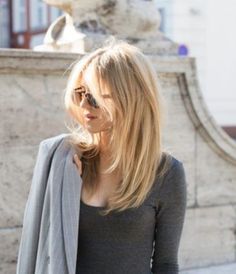 Chunky Layers Shoulder Length Hair, French Haircut Long Layers, Long Hair Celebrities, Long Layered Haircuts 2023, Medium Layered Haircuts Blonde, Effortless Haircuts For Fine Hair, Bra Strap Length Haircut, Super Model Haircut, Mid Length Hair Heart Shaped Face