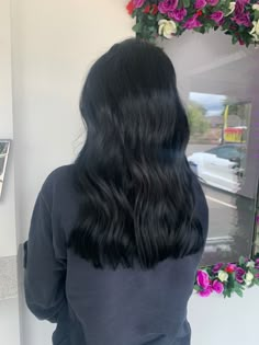 Black hair extensions level 1 Black Hair Curled Medium, Haircuts For Medium Black Hair, Jet Black Hair Mid Length, Black Hair Gloss, Black Hair On Light Skin, Black Hair On Tan Skin, Black Hair Inspo Short, Shades Of Black Hair