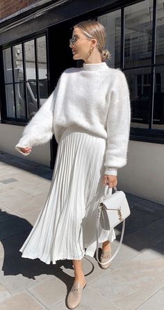 Elegant Night Out Dress Classy, White On Cream Outfit, Moderately Modest Outfits, Modest Classic Outfit, Neutral Color Outfits Women, Tzniut Outfits, Sophisticated Outfits Classy Chic, Winter White Outfits For Women, Neutral Outfit Ideas Summer