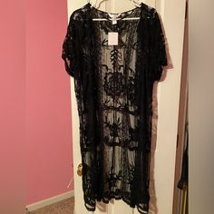 Nwt!!!! Women’s Lauren Conrad Black Lace Kimono, One Size Fits All, Paid $50, Never Worn, Smoke Free Home :) Personality Change, Black Lace Kimono, Orange Floral Top, Bell Sleeve Shirt, Loose Tunic, Long Sleeve Floral Top, Lace Kimono, Ruffle Sleeve Blouse, Crochet Blouse