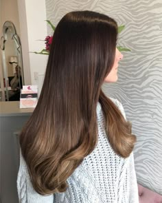 Glossy Brunette, Korean Hair Color, Cabello Hair, Brown Hair Looks, Haute Hair, Brunette Hair With Highlights, Korean Hair, Lustrous Hair, Gorgeous Hair Color