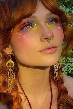 Celebrate love, equality, and self-expression with these vibrant and colorful pride makeup ideas! From rainbow-inspired looks to glittery glam, these makeup ideas embrace the spirit of Pride and allow you to showcase your unique style. Get inspired and create a makeup look that radiates love and acceptance. 🌈💄✨ #pridemakeup #loveislove #selfexpression Glitter No Rosto, Cute Eye Makeup