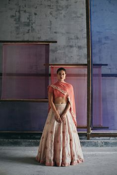 Eden Rose, Anne Hathaway, Wedding Look, Wedding Looks, Creative Fashion, Set Design, Indian Wear, Indian Outfits