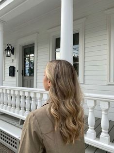 Brunette Balayage With Babylights, Brown Hair With Full Blonde Highlights, Dirty Blonde With Highlights, Natural Dirty Blonde, Dirty Blonde Highlights, Hair Blond, Brown Hair Inspo