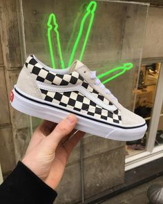 Cute Vans, Latest Fashion Shoes, Checkered Vans, Black Checkered, Skateboarder, Latest Shoes, Shoe Obsession