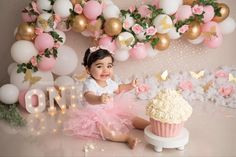 Flowers floral cake smash fotoshoot zuid Holland Hellevoetsluis Rotterdam spijkenisse 1jaar mijlpaal verjaardag one feestje taart smashtaart fotograaf kinderfotograaf ballonnen ballonnenboog balloonarch birthday girl baby photoshoot meisje roze goud wit giant cupcake Gold Cake Smash, Cake Smash Girl, Pink Gold Cake, 2nd Birthday Photos, Bday Photoshoot, Baby Birthday Photoshoot, Picnic Birthday Party, Smash Cake Girl