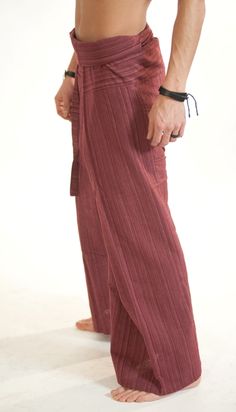 Red Extra Long Fisherman Pants line Pattern.    For the extra tall we have an extra long style of Thai fisherman pants.    Thai Fisherman Pants are suitable for both men & women, unisex    100% cotton.     For a video guide on how to wear/tie Fisherman Pants go to our; http://blog.bindidesigns.eu/how-to-wear-thai-fisherman-pants-video-guide/        Follow BindiDesigns; https://facebook.com/BindiDesigns - https://twitter.com/bindidesigns  page for stock status updates