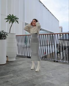 Grey Maxi Dress Outfit Winter, White Bodycon Dress Outfit Winter, 18th Birthday Winter Outfits, Long White Boots Outfit Winter, Knee High Boots Long Skirt, Long Grey Skirt Outfit Winter, Maxi Skirt And Boots Outfit, Gray Maxi Dress Outfit, White Short Boots Outfit