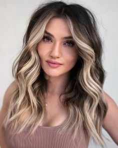 Money Piece Balayage Brunette, Blonde Front Highlights, Long Auburn Hair, Color Streaks, Brunette Balayage, Money Piece, Face Shape Hairstyles, Black Hair With Highlights, Dark Hair With Highlights