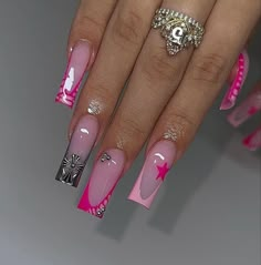 Medium Length Nails Designs, Medium Nail Sets, Pink Freestyle Nails, Early 2000 Nails, Freestyle Nails, Acrylic Nail Set, Long Acrylic Nail Designs, Hard Nails, Colored Acrylic Nails