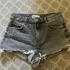 Great Condition, Never Worn Out Short Jeans Cea, Zara High Waist Shorts, Cheap Zara Women's Shorts, Zara High Waist Gray Bottoms, Gray High Rise Shorts With Pockets, Zara Casual Gray Bottoms, Casual Gray Zara Bottoms, Gray High-rise Shorts For Summer, Gray High Rise Shorts For Summer