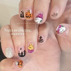 Snoopy Fall Nails, Snoopy Halloween Nails, Halloween Nails Snoopy, Cartoon Halloween Nail Art, Sanrio Halloween Nail Art, Holloween Nails, Pointed Nails, Punk Nails