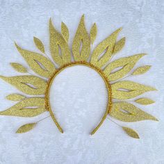 Sun Headband Gold Sun Halo Crown Sun Rays Headpiece Halloween Sun Goddes Costume - Etsy Israel Sun Halo Crown, Sun Headband, Sun Costume, Sun Halo, Rainbow Costumes, Children Outfits, Halo Crown, Paper Crowns, Floral Tape