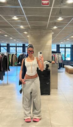 Look Kylie Jenner, Sweatpants Outfits, Skandinavian Fashion, Baggy Sweatpants, Tomboy Outfits, Mode Inspo