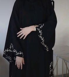 Black Abaya Outfit Ideas, Abaya Burkha Design Black, Saudi Abaya Designs, Latest Burkha Designs Black, Abaya Designs Black, Black Burqa, Abaya Fashion Black