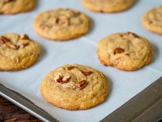 there are many cookies on the baking sheet