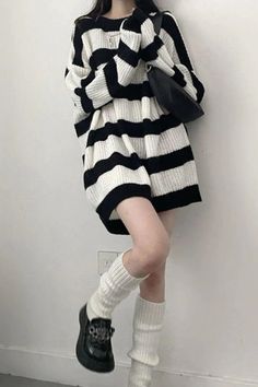 Acubi Fashion, Mode Ulzzang, Harajuku Punk, Oversized Striped Sweater, Top Streetwear Brands, Striped Knitted Sweater, Vintage Plus Size, Sweaters Women, Baby Tees Y2k