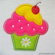 Cute Cupcake Applique - aStitch aHalf Applique Designs Free, Cupcake Applique, Machine Embroidery Tutorials, Cupcake Tutorial, Baby Applique, Machine Applique Designs, Cute Cupcake, Applique Tutorial, Mug Rug Patterns