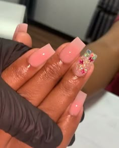 Pink Acrylic With Rhinestones, Best Acrylic Nails Short, Birthday Nail Designs Short, Short Pink Nails Acrylic, Overlay Nails Designs, Short Square Acrylic Nails Designs, Acrylic Overlay Nails Design, Short Tapered Square Nails, Acrylic Overlay Nails