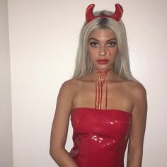 Meme Costume, Devil Makeup, Vampire Halloween Costume, Diy Costumes Women, Halloween Coustumes, Devil Halloween, Diy Halloween Costumes For Women, Devil Costume, Holloween Costume