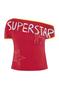 The Superstar Seven Tee is an off-the-shoulder design tee, featuring a straight neckline, and studed graphic detailing at the centre front. Lucky Seven, With Jéan, Straight Neckline, Swim Bottoms, Lookbook Outfits, New Arrival Dress, Tee Design, Denim Wash