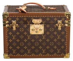 Louis Vuitton Trunk, Louis Vuitton Travel Bags, Louis Vuitton Travel, Vintage Suitcases, Pre Owned Louis Vuitton, Louis Vuitton Handbag, Louis Vuitton Brown