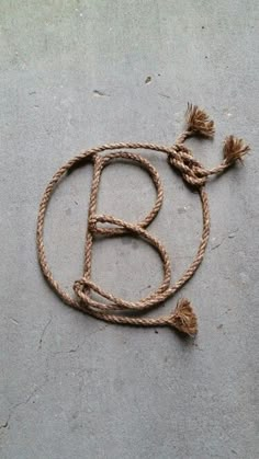 a rope that is laying on the ground