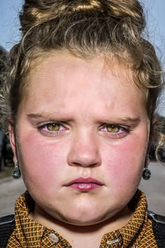 Bruce Gilden - Jenna, Iowa State Fair, 2017 Child Face Reference, Cool Portraits, Bruce Gilden, Faces Reference, Fair Face, Pose Portrait, Child Portraits