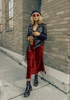 Feminine Punk Aesthetic, Grungy Glam Outfits, Button Down Dress Fall, Cute Cozy Date Outfit, Rock Chic Style Outfits, Punk Rock Wedding Guest Outfit, Chic Grunge Aesthetic, Messy Glam Aesthetic, Millenial Alt Fashion