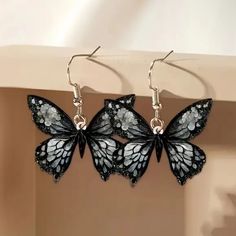 Absolutely Lovely! The Print On These Are Gorgeous!!! Very Striking And Eye Catching. Lightweight And Comes With Silicone Backs I Have Many More Earrings So Please Bundle Up With Another Pair And Save. Smoke Pet Free Home. Butterfly Black And White, Wedding Earrings Studs, Wedding Studs, Spider Earrings, Jeweled Earrings, Clover Earrings, Bow Earrings, Round Stud Earrings, Large Hoop Earrings