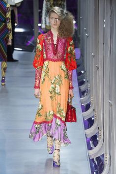 Gucci | Fall 2017 Ready-to-Wear Gucci Fall 2017, Moda Hippie, 2017 Runway, Dresses Silk, Free Quiz, 2017 Fashion Trends, Milano Fashion Week, Gucci Fashion, Alessandro Michele