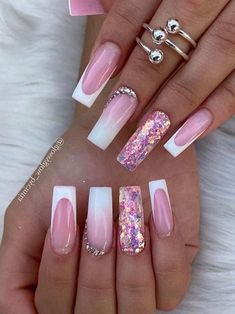 Trending Minimalist Nails, Short Bling Bling Nails, Colorful Vacation Nails Acrylic, Pink Glam Nails Short, Nails Inspiration Pink Glitter, Glam Pink Nails, Nails Fucsia Hot Pink, Pink And White Glitter Nails, Pink Glitter Acrylics