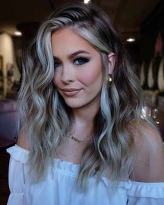 Rambut Brunette, Brown Hair With Blonde, Hair 2022, Hair Color And Cut