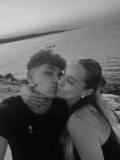 Teenage Love, Charli D'amelio Aesthetic, Teen Love, Cute Couples Photos, Dream Boy, Cute Relationship Goals, Charli D Amelio, Cute Couple Pictures