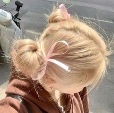 Ribbon Hairstyle, Dream Hair, 가을 패션, Aesthetic Hair, Hairstyles Haircuts, Pink Bow, Pretty Hairstyles, Hair Goals, Hair Looks