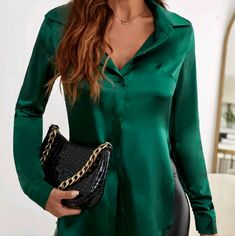 Silk Green Blouse That Were Never Worn Didn't Fit. Satin Tops Blouses Classy, Satin Tops Blouses, Green Top Outfit, Sue Barker, Satin Blouse Outfit, Dark Green Blouse, Plain Tunic, Satin Bluse, Fashion Tops Blouse