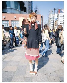 Tokyo Magazine, Fruits Fashion, Outfit Building, 90s Harajuku, Smile Flower, Japanese Fashion Magazine, Fruits Magazine, Japan Outfit, Tokyo Street Style