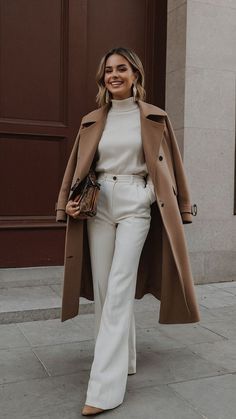 Winter Season Outfits Women, Autumn Winter Fashion Plus Size, Cold Fall Outfits Casual, Work Outfits Women 2024 Fall, Autumn Classic Outfits, Autumn Casual Outfits Women, Winter Mid Size Outfits, Trend Coat Outfit, Fashion Trends 2024 2025