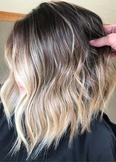 Highlights With Dark Roots, Hair Wishlist, Spring Haircut, Hiar Style, Beauty Counter, Colors Shades, Balayage Hair Blonde, Fresh Hair, Short Hair Balayage