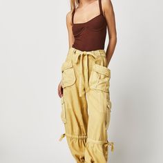 *Nwt* Free People Big Sky Parachute Cargo Pants. Size Large. Beautiful Mustard Color. Parachut Cargo Pants, Paraschut Pants, Big Womens Pants, Yellow Hiking Pants, Parachute Pants Curvy, Parachuet Pants, Free People Yellow Jumpsuit, Summer Utility Parachute Pants With Belt Loops, Parachute Cargo Pants