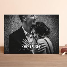 Save The Date Photo Poses, Save The Date Photo Ideas Unique, Save The Date Picture Ideas, Save The Date Card Ideas, Wedding Invitation Photos, Engagement Photo Invitations, Save The Date Photo Ideas, Sabe The Date